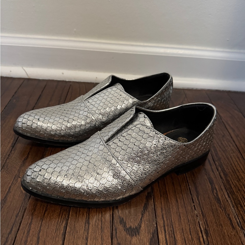 Isola Silver Textured Women's Loafers